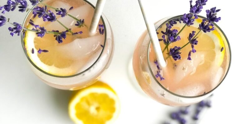Sparkling Lavender Lemonade (with Rosé)
