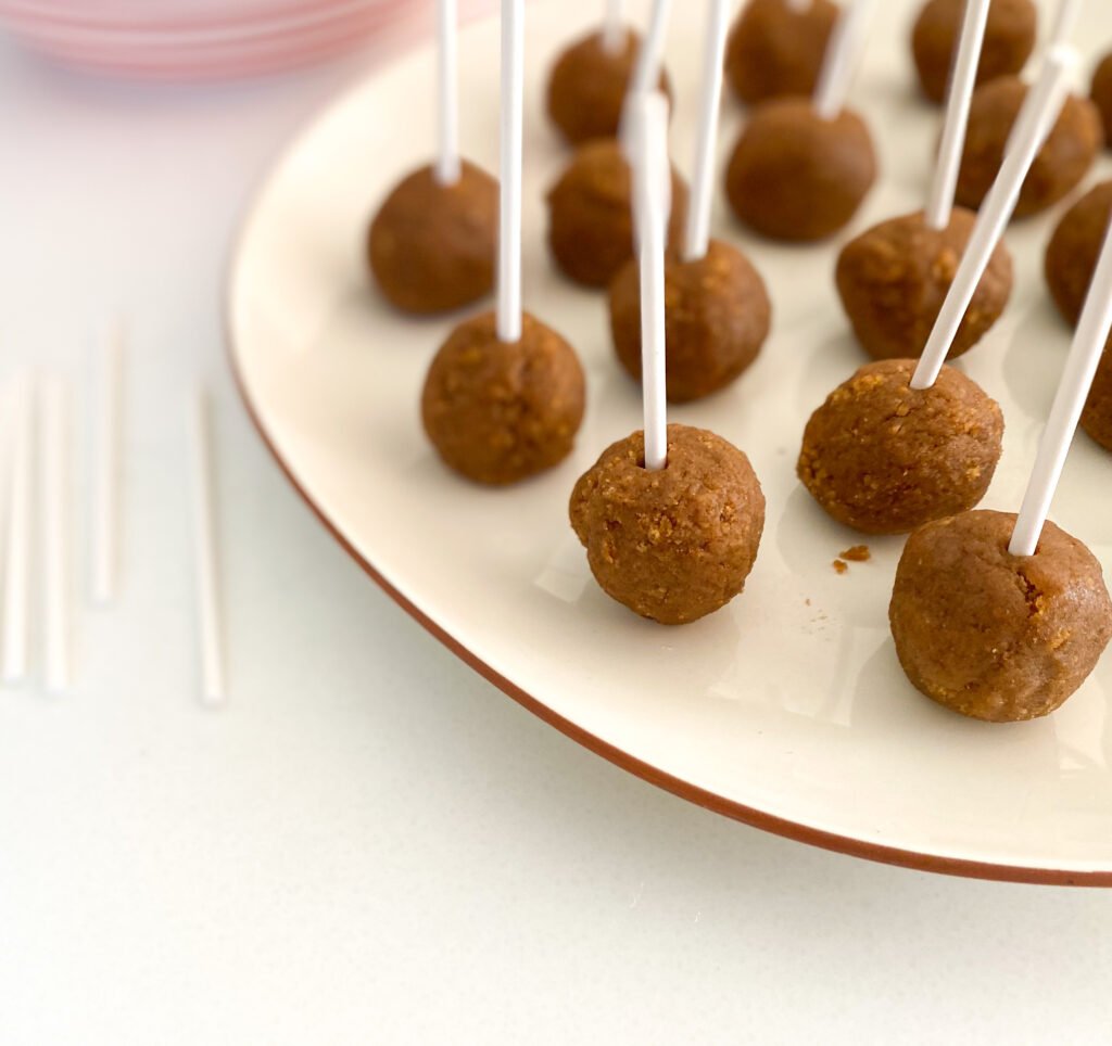 Cute Gingerbread Cake Pops