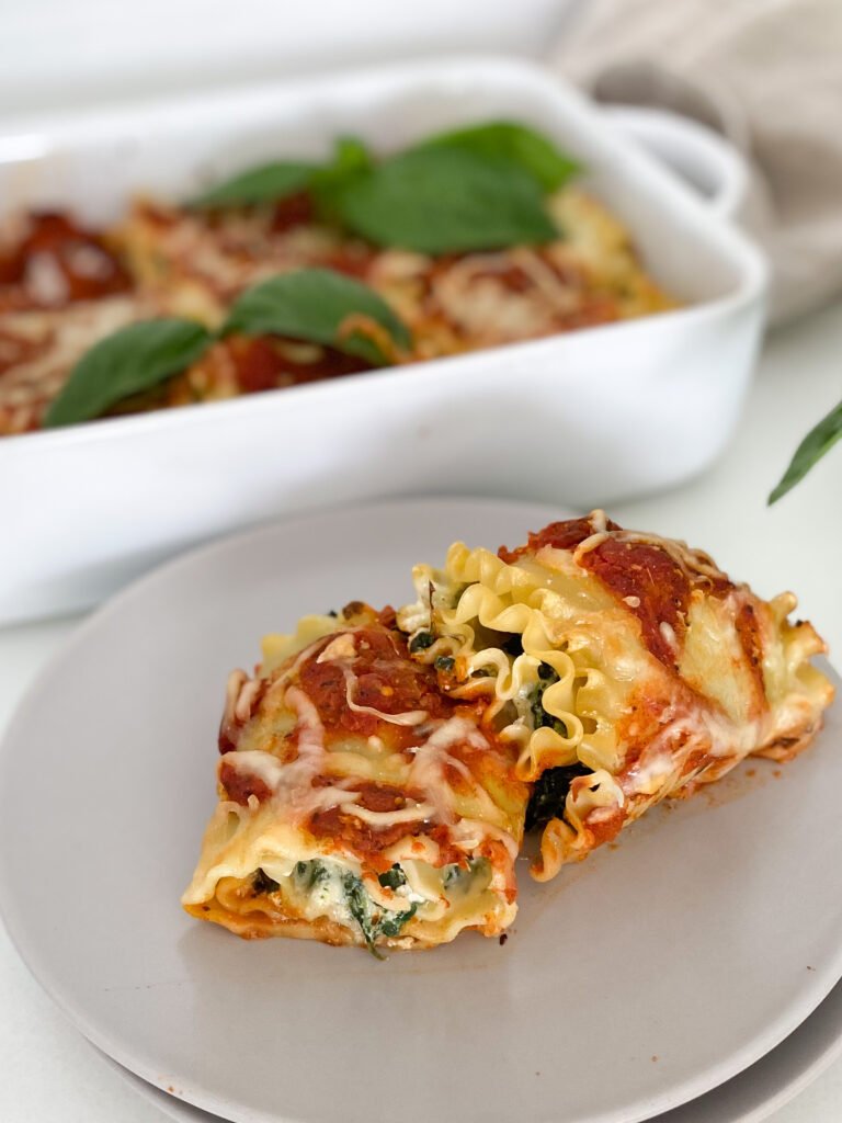 Weeknight Vegetarian Spinach Lasagna Roll Ups