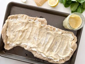 Grilled pizza with ricotta cheese