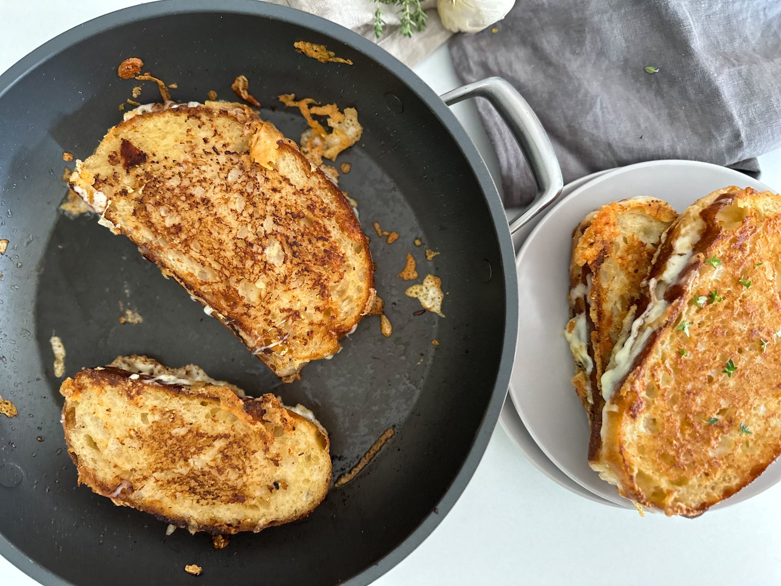 Roasted Garlic Grilled Cheese Sandwich (Copycat Starbucks)