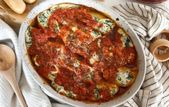 Spinach Stuffed Shells (in a spicy Arrabbiata Sauce)