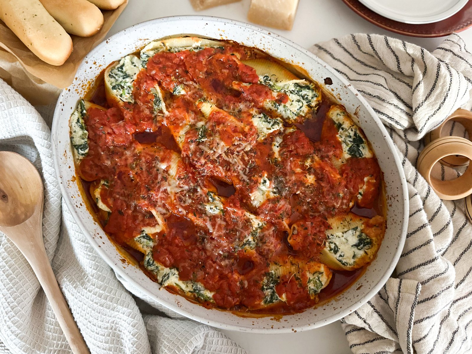 Spinach Stuffed Shells (in a spicy Arrabbiata Sauce)