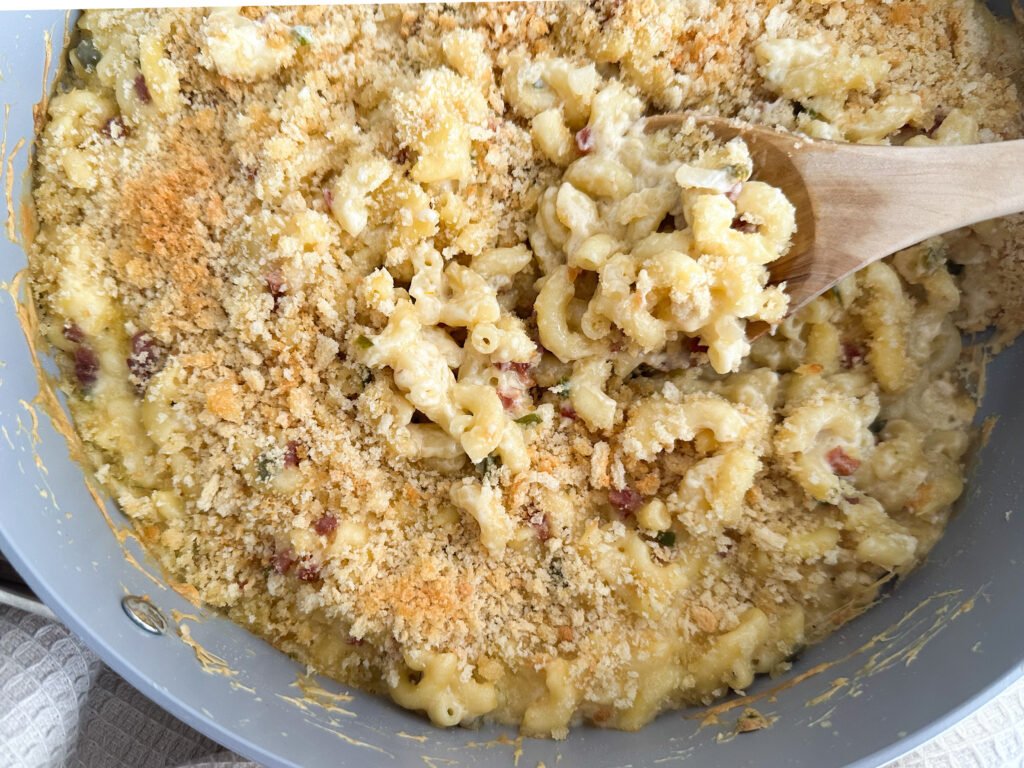 Close up of a spoon with Jalapeño Popper Mac and Cheese